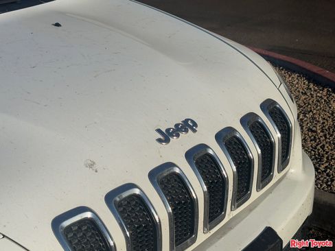 Used 2016 Jeep Cherokee Latitude image 7