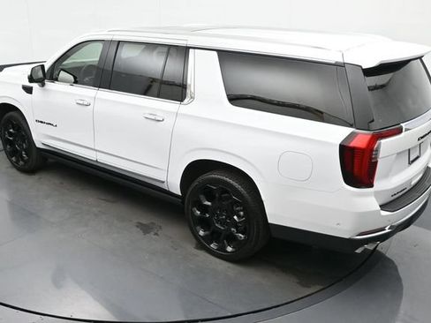 Used 2025 GMC Yukon XL Denali AWD/4WD image 45