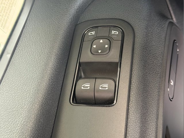 Used 2024 Mercedes-Benz Sprinter 2500 image 30