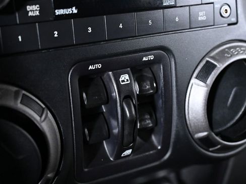 Used 2018 Jeep Wrangler Unlimited Sport S image 16