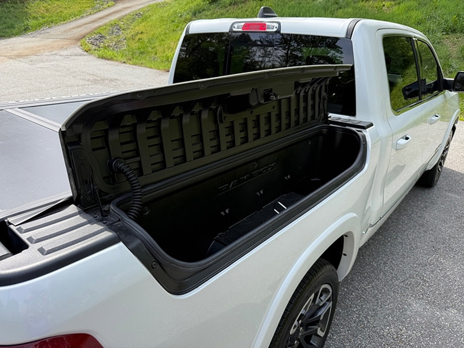 Used 2025 RAM 1500 Limited w/ Body Color Bumper Group AWD/4WD image 7