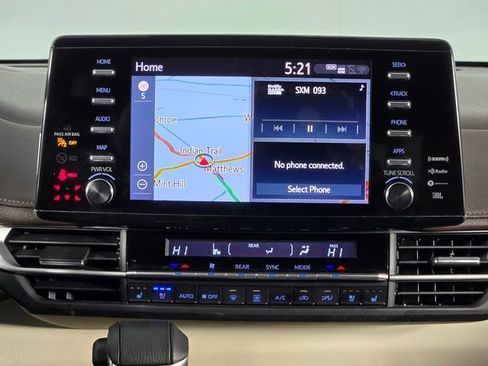 Used 2023 Toyota Sienna Platinum image 25