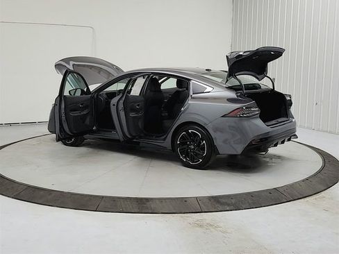 New 2026 Nissan Sentra SR w/ SR Premium Package image 13