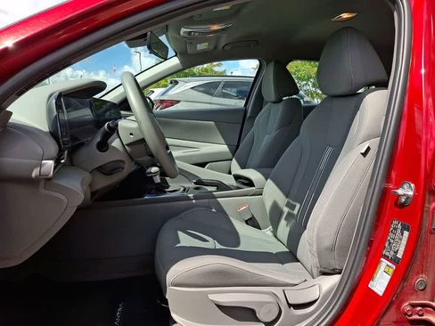 Used 2024 Hyundai Elantra SEL FWD image 12