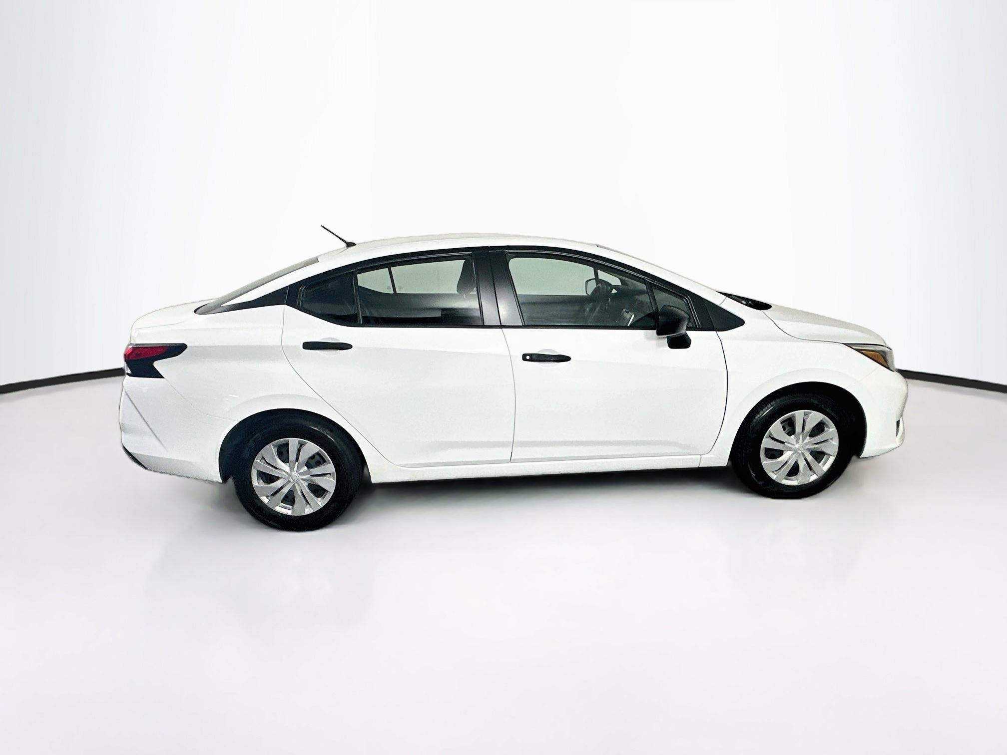 Used 2025 Nissan Versa S FWD image 10