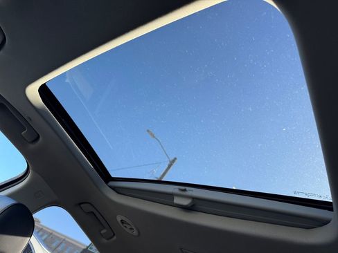 Used 2021 Chevrolet Traverse RS image 7