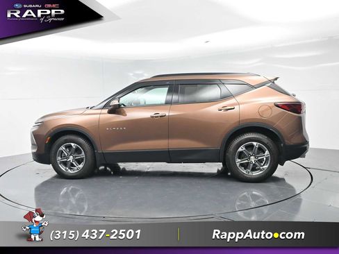 Used 2023 Chevrolet Blazer LT AWD/4WD image 2