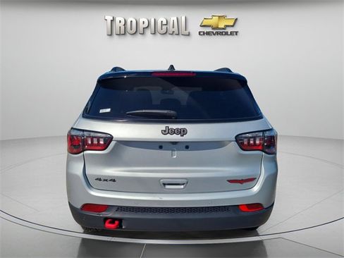 Used 2024 Jeep Compass Trailhawk image 4