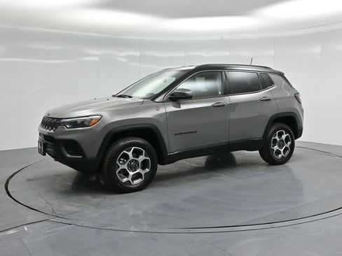 Used 2022 Jeep Compass Trailhawk w/ Trailhawk Elite Group image 26