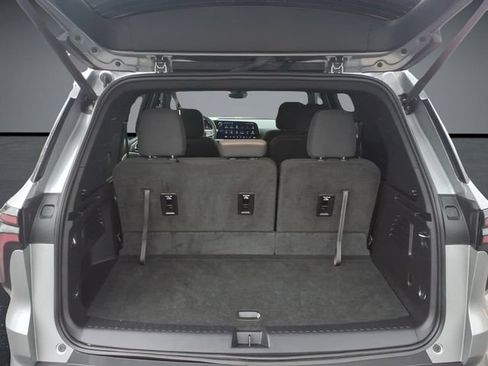 Used 2026 Chevrolet Traverse LT w/ Driver Confidence Package FWD image 29