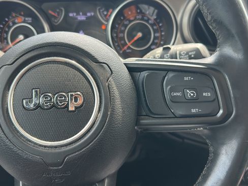 Used 2020 Jeep Wrangler Sport AWD/4WD image 29