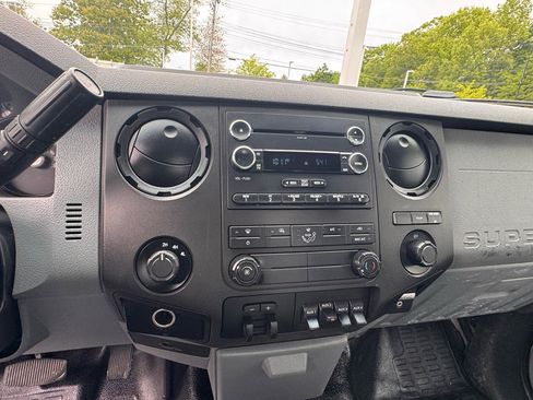 Used 2016 Ford F550 4x4 Regular Cab Super Duty image 28