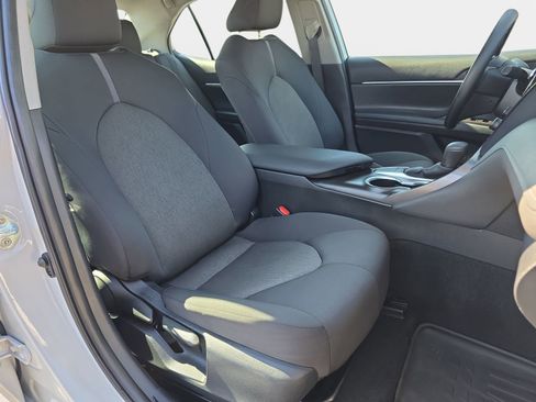 Used 2024 Toyota Camry LE w/ Convenience Package image 10