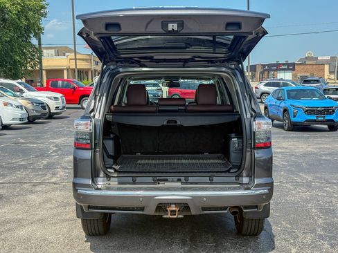 Used 2018 Toyota 4Runner Limited AWD/4WD image 36