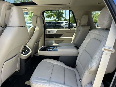 Used 2020 Lincoln Navigator Reserve w/ Luxury Package AWD/4WD image 10