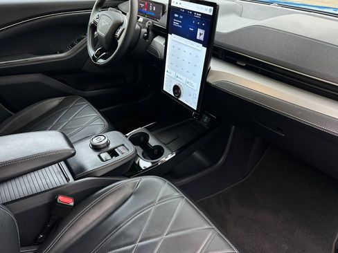 Used 2023 Ford Mustang Mach-E Select image 15