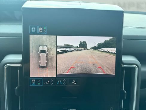 Used 2025 GMC Yukon Denali AWD/4WD image 22