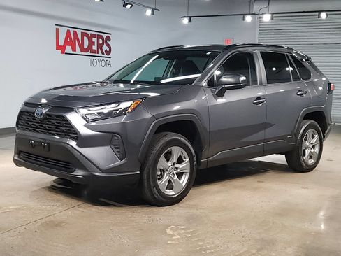 Certified 2024 Toyota RAV4 LE AWD/4WD image 3