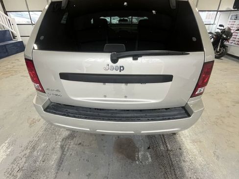 Used 2008 Jeep Grand Cherokee Laredo w/ Driver Convenience Group image 2