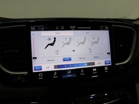 Used 2024 Chrysler Pacifica Touring-L FWD image 25