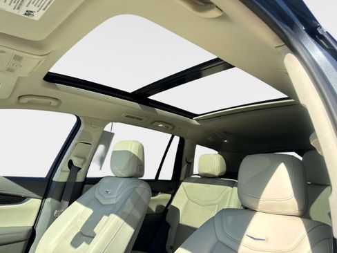 Used 2021 Cadillac XT6 Premium Luxury image 20