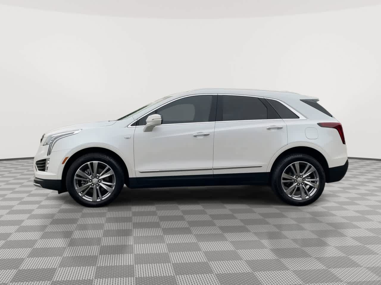 Certified 2025 Cadillac XT5 Premium Luxury AWD/4WD image 5
