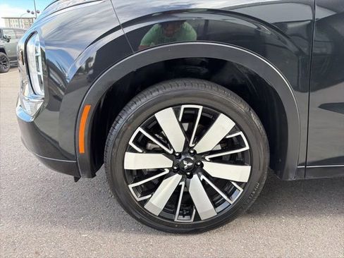 Used 2025 Mitsubishi Outlander SEL AWD/4WD image 4