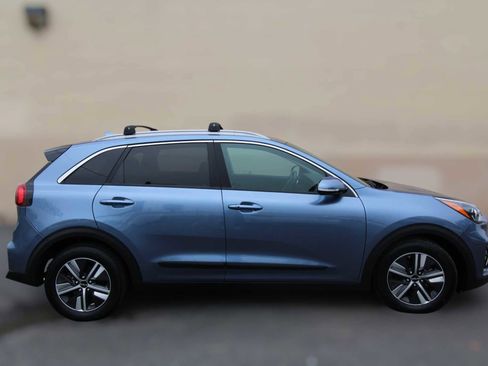 Used 2022 Kia Niro EX Premium image 13