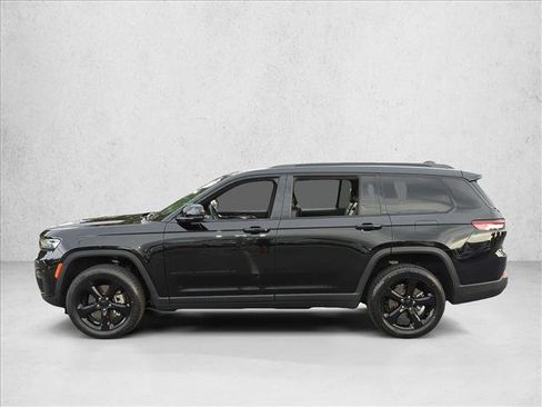 Used 2022 Jeep Grand Cherokee L Laredo AWD/4WD image 9