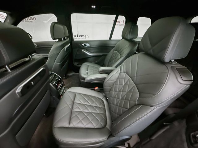 Used 2025 BMW X7 xDrive40i w/ M Sport Package AWD/4WD image 25