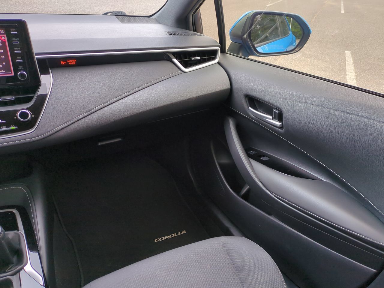 Used 2019 Toyota Corolla SE w/ Carpet Mat Package FWD image 17