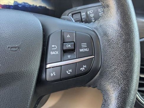 Used 2020 Ford Escape Titanium image 5