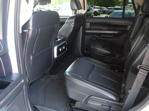 Used 2023 Ford Expedition XLT RWD image 16