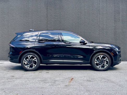 New 2026 Lincoln Nautilus Premier AWD/4WD image 7