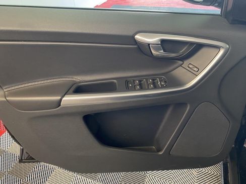 Used 2016 Volvo XC60 T6 R-Design w/ Proximity Package AWD/4WD image 20