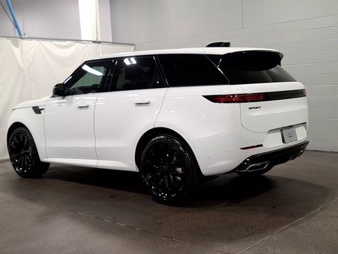 New 2026 Land Rover Range Rover Sport Dynamic SE image 12