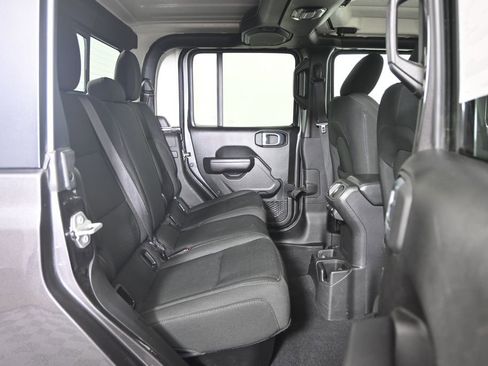 Used 2023 Jeep Gladiator Sport AWD/4WD image 16
