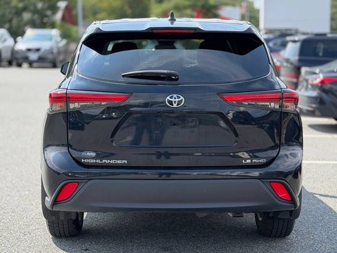 Used 2023 Toyota Highlander LE AWD/4WD image 4
