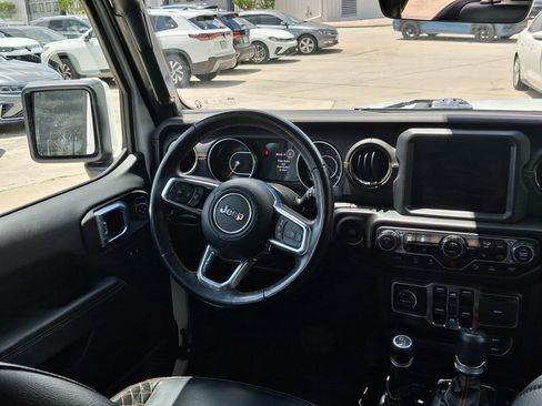 Used 2021 Jeep Wrangler Unlimited Sahara AWD/4WD image 9