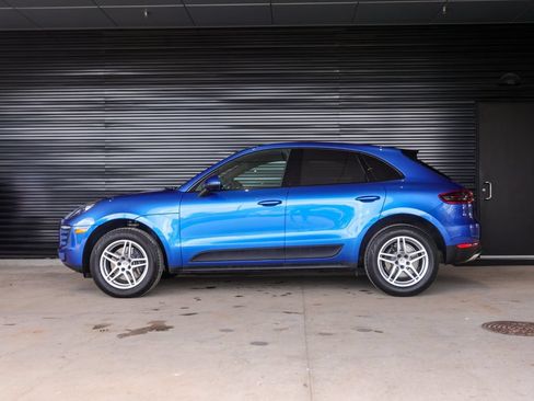 Used 2018 Porsche Macan AWD/4WD image 2