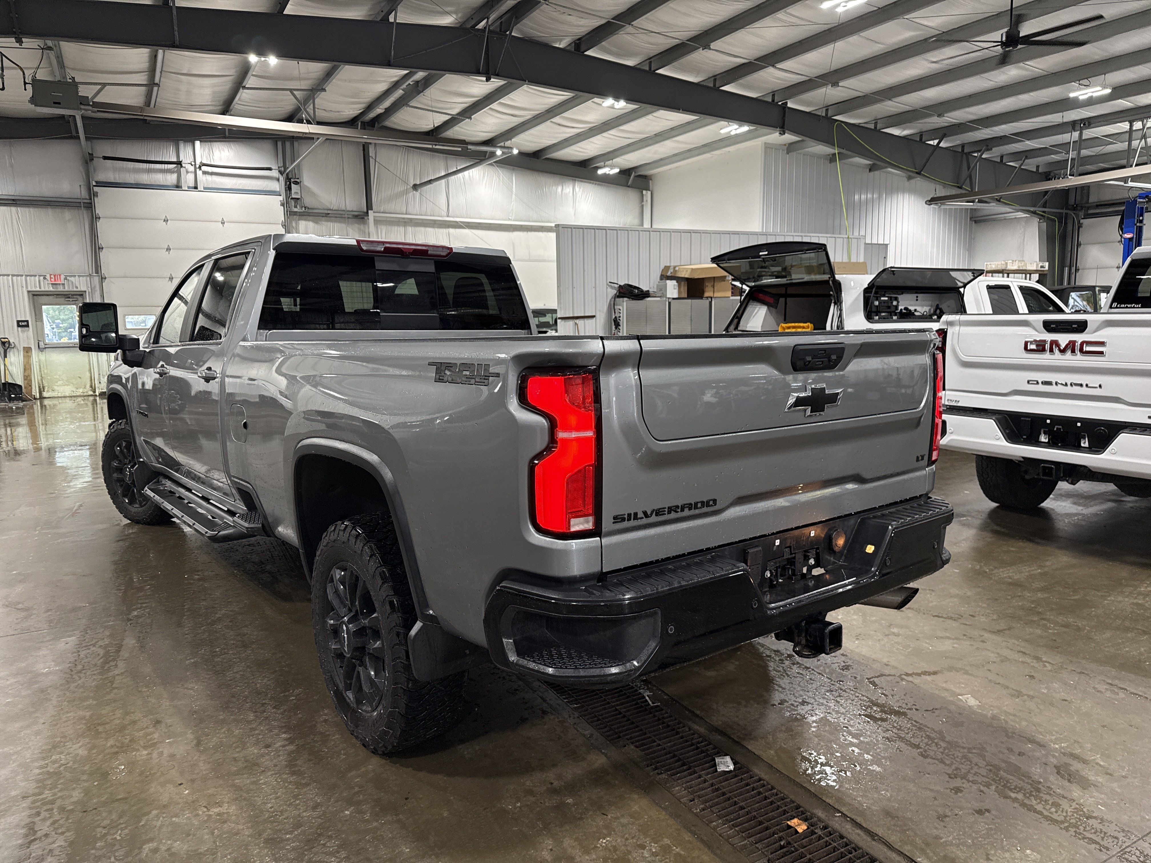 Used 2025 Chevrolet Silverado 3500 LT w/ Trail Boss Package AWD/4WD image 4