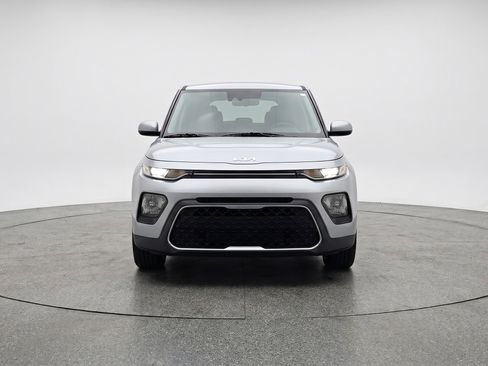 Used 2025 Kia Soul LX w/ LX Technology Package FWD image 2