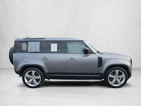 Certified 2024 Land Rover Defender 110 SE AWD/4WD image 4