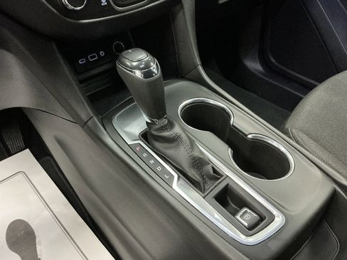 Used 2019 Chevrolet Equinox LT FWD image 16