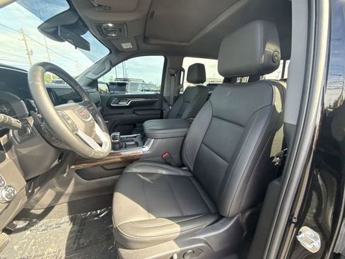 Used 2024 GMC Sierra 1500 Elevation w/ Elevation Premium Package AWD/4WD image 11