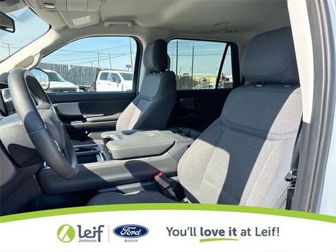 Used 2025 Ford Expedition Active image 17