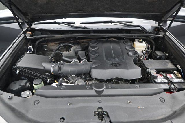 Used 2021 Toyota 4Runner SR5 AWD/4WD image 19