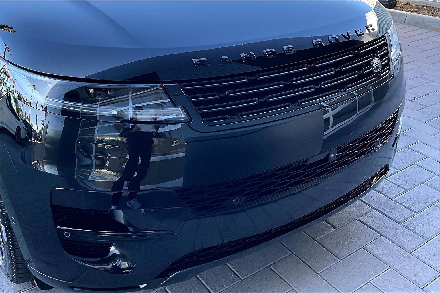 Used 2025 Land Rover Range Rover Sport SE AWD/4WD image 30