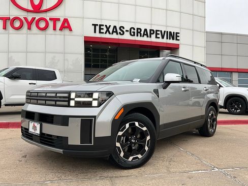 Used 2025 Hyundai Santa Fe SEL image 2