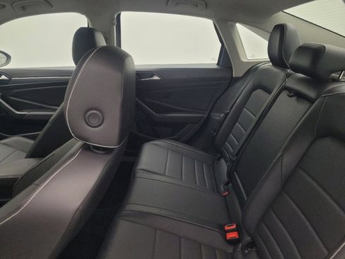 Used 2024 Volkswagen Jetta SE FWD image 18